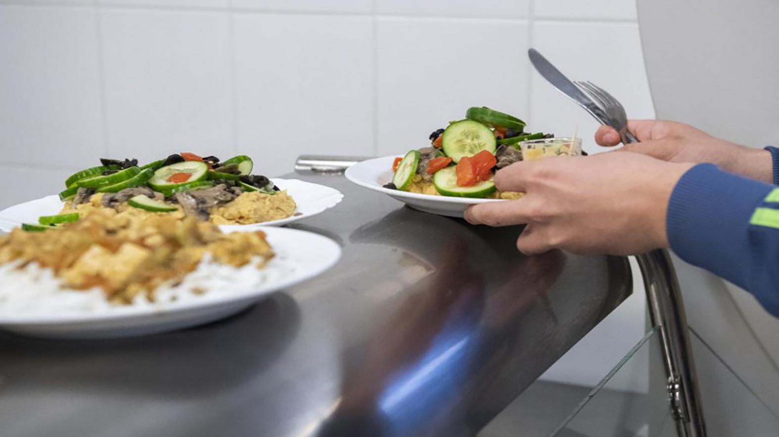 Pri tzv.obedoch zadarmo chýba samosprávam metodika i zohľadnenie cien