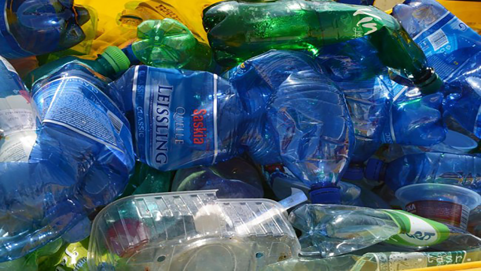 Z recyklovaných PET fliaš môžu byť nové fľaše, podľa hygieničky sú bezpečné