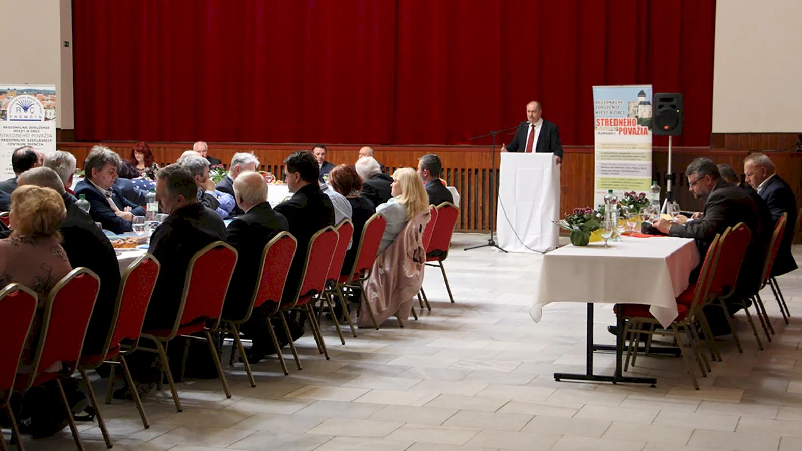 Regionálne združenie miest a obcí stredného Považia má staronové vedenie