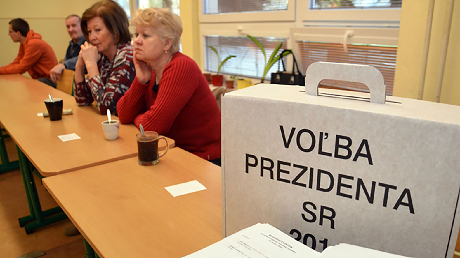 Dlhšie čakacie doby počas prezidentských volieb v Petržalke