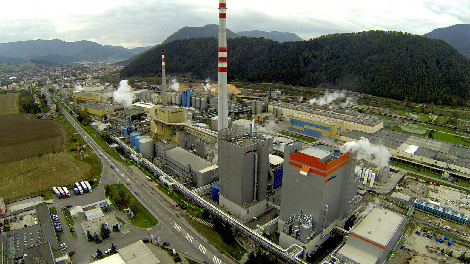 Ružomberské papierne začali realizovať opatrenia proti úniku zápachu  