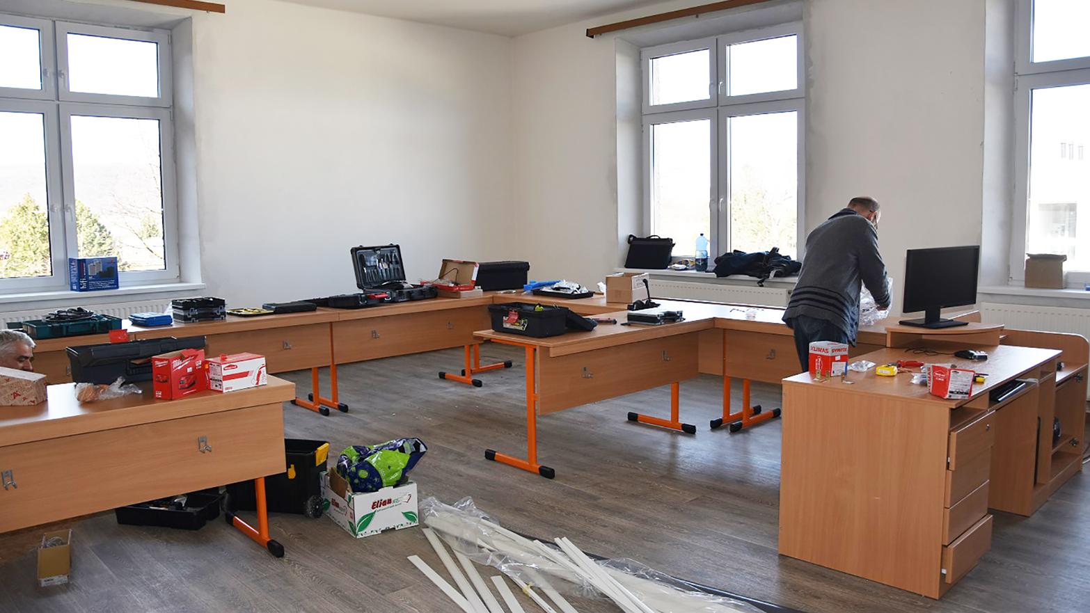 V školách BBSK začala plánovaná modernizácia učební a vybavenia