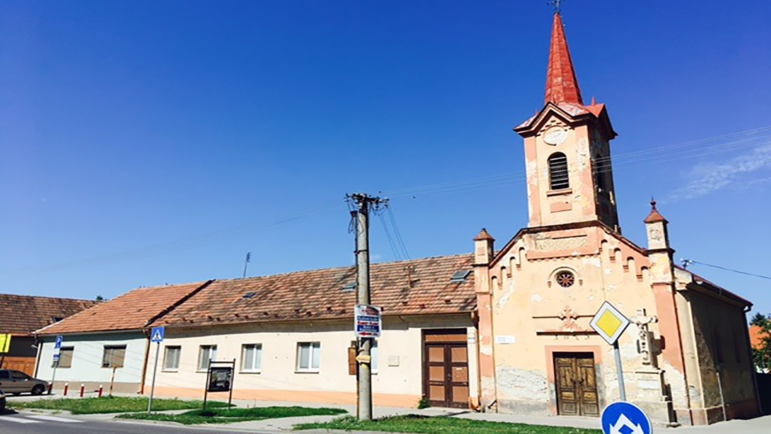 V rámci rekonštrukcie osadili zvon z 18. storočia do zvonice kaplnky