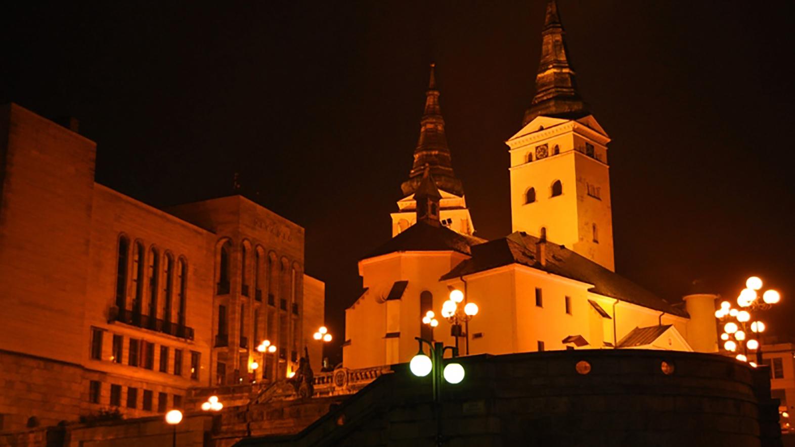 Balustráda sa v sobotu ponorí do tmy. Žilina sa zapája do Hodiny Zeme