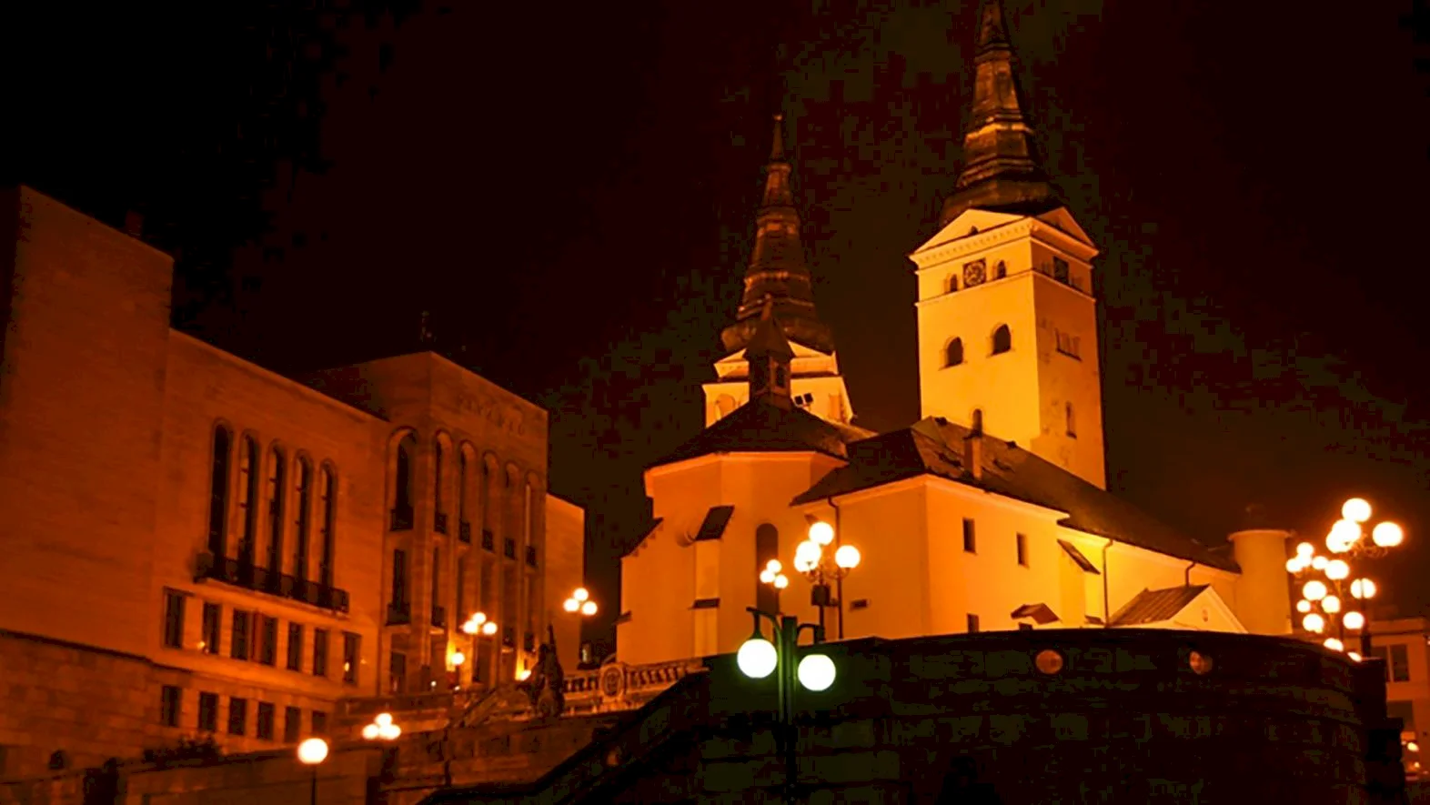 Balustráda sa v sobotu ponorí do tmy. Žilina sa zapája do Hodiny Zeme
