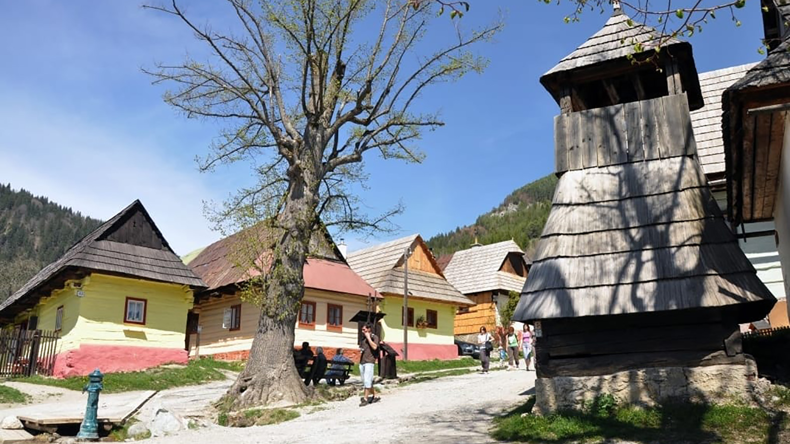 Vlkolínčanov trápia nevychovaní turisti, radnica chce problém riešiť