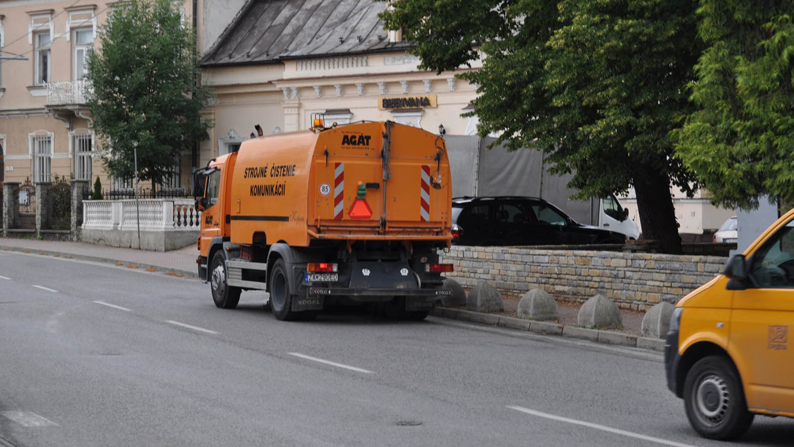 Druhá úprava rozpočtu prinesie častejšie čistenie ciest aj viac kosení