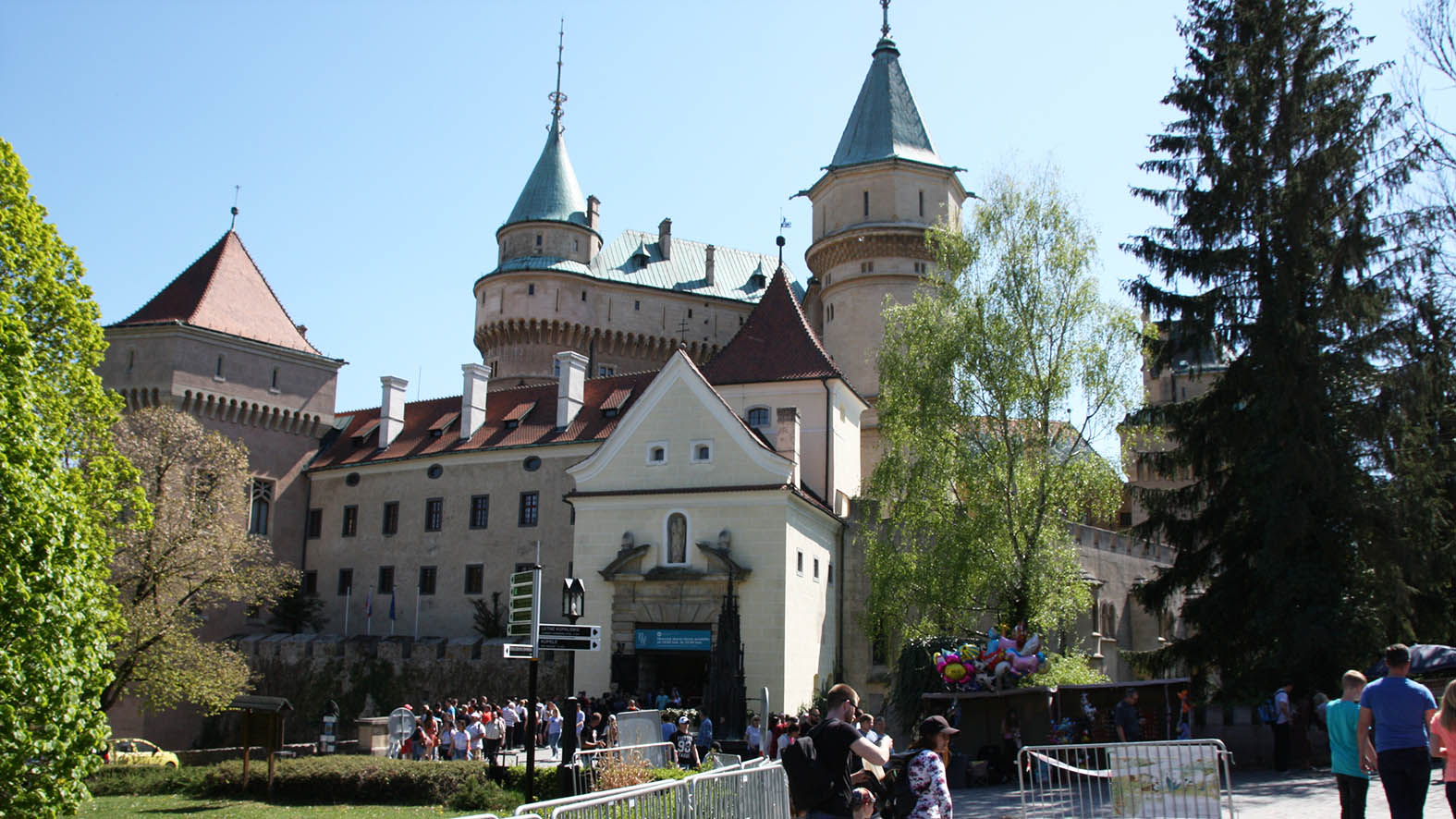 V Bojniciach otvorili letnú turistickú sezónu, oslávili tak i výročie sokoliarov