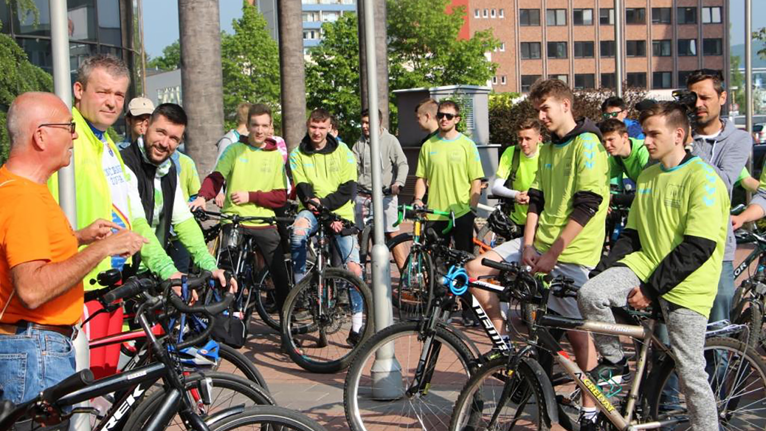Do práce na bicykli bude za Úrad TSK počas mája jazdiť 24 zamestnancov a 6 tímov