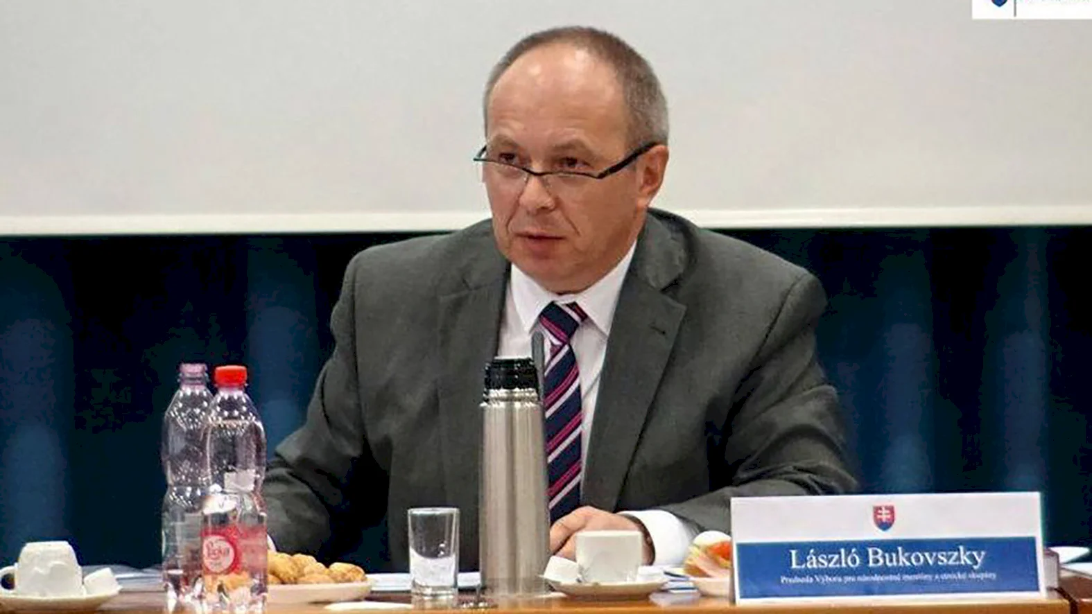 Štátni zamestnanci z vybraných okresov sa zdokonalia v maďarčine a rusínčine