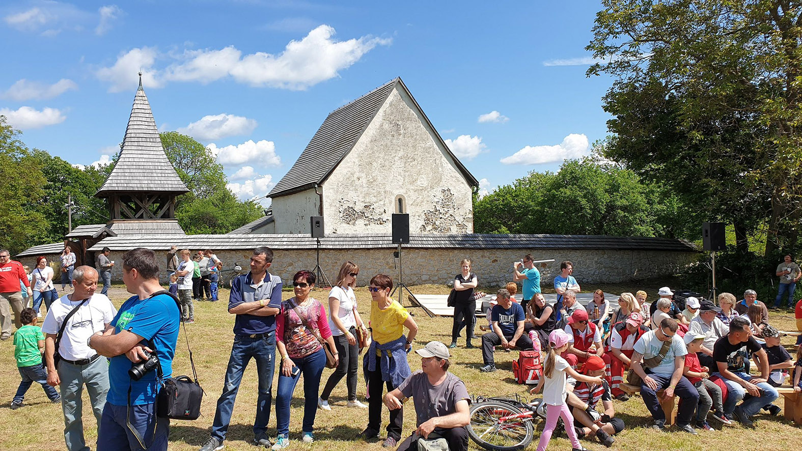 Historický festival pri gotickom kostole navštívili stovky ľudí