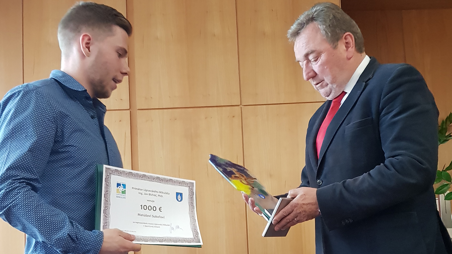 Matúša Sukeľa a jeho výkon na MS v ľadovom hokeji ocenil primátor Ján Blcháč