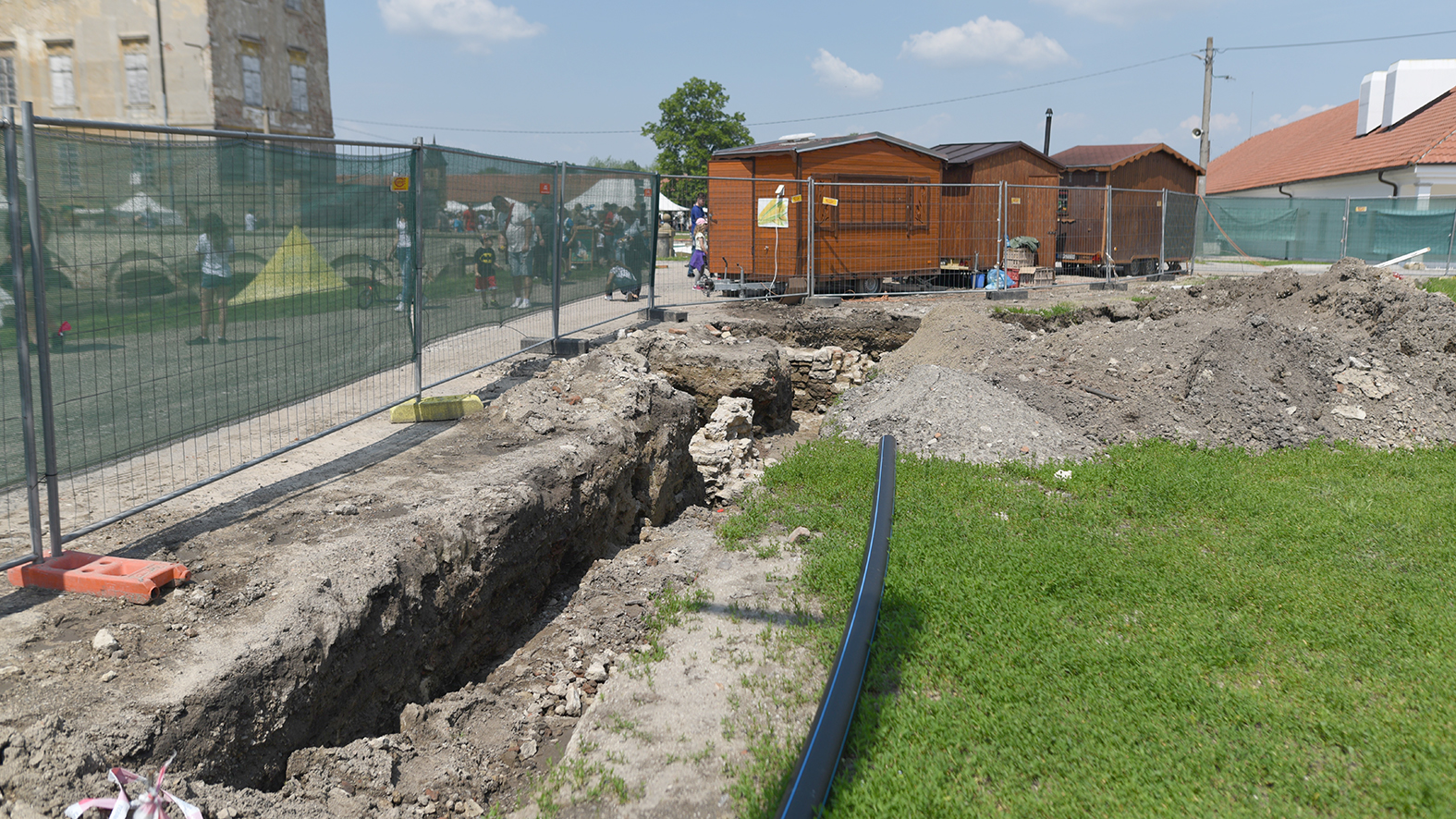 Pozostatky predchodcu holíčskeho kaštieľa prekvapili archeológov