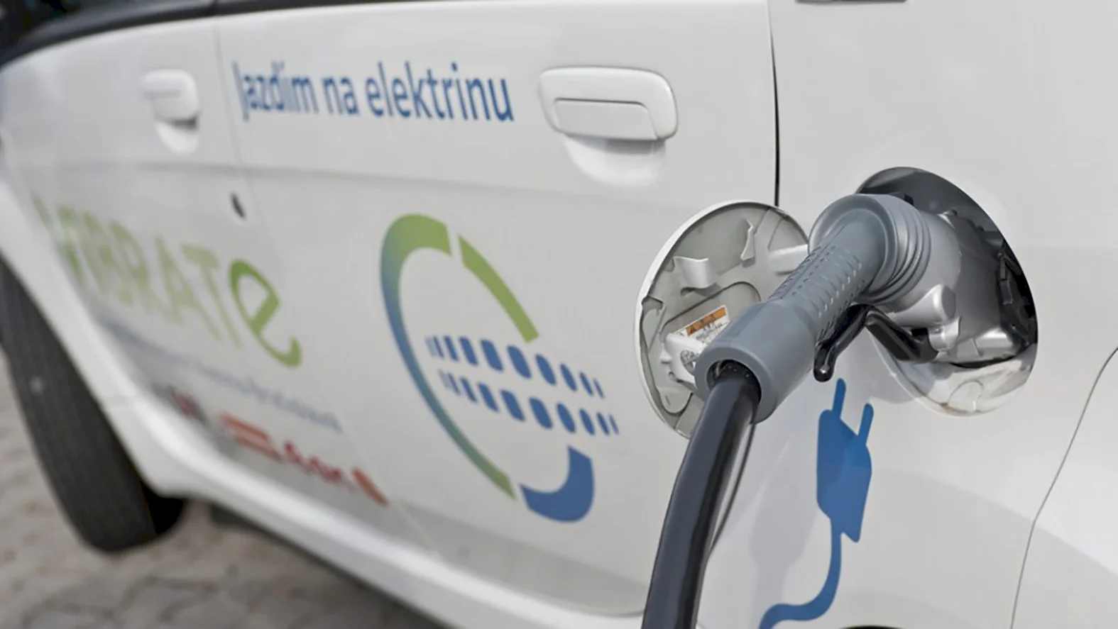 M. Hlivák: ÚVO chce ísť pri nákupe elektromobilov príkladom, urobí metodiku
