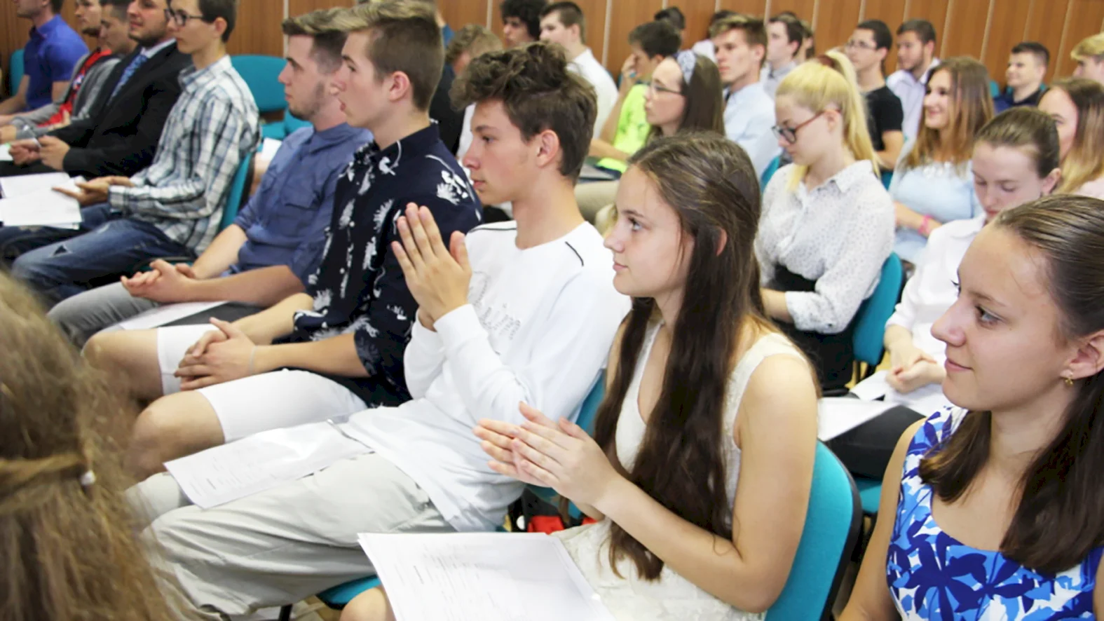 V TSK si prevezme koncoročné vysvedčenie viac ako 11 tisíc stredoškolákov