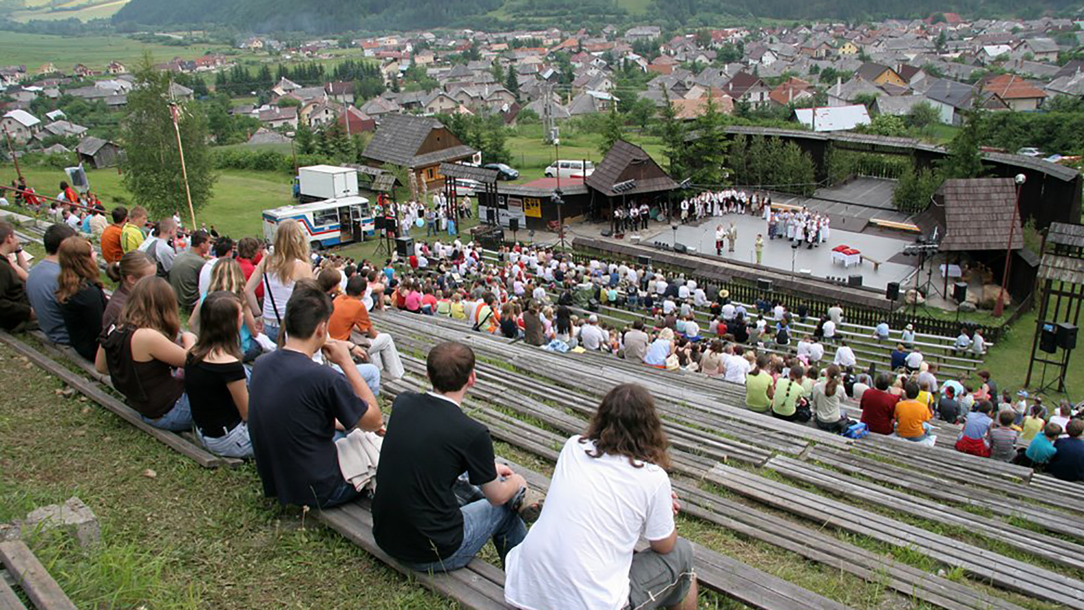 Začal sa jeden z najväčších festivalov, vystúpi vyše 1500 folkloristov