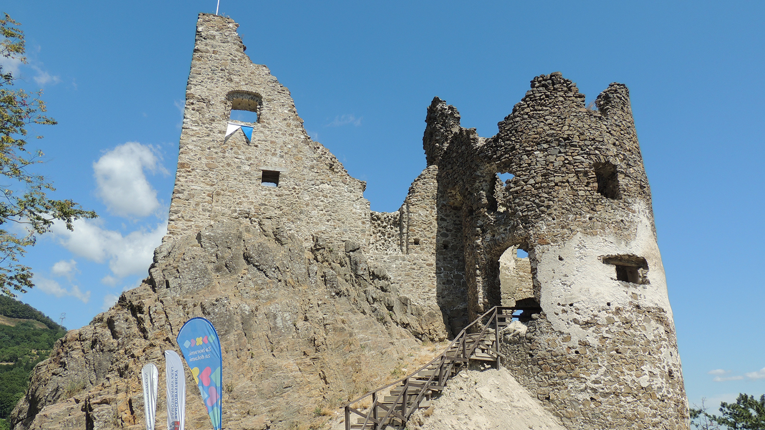 Pohronská hradná cesta približuje históriu 16 hradných lokalít