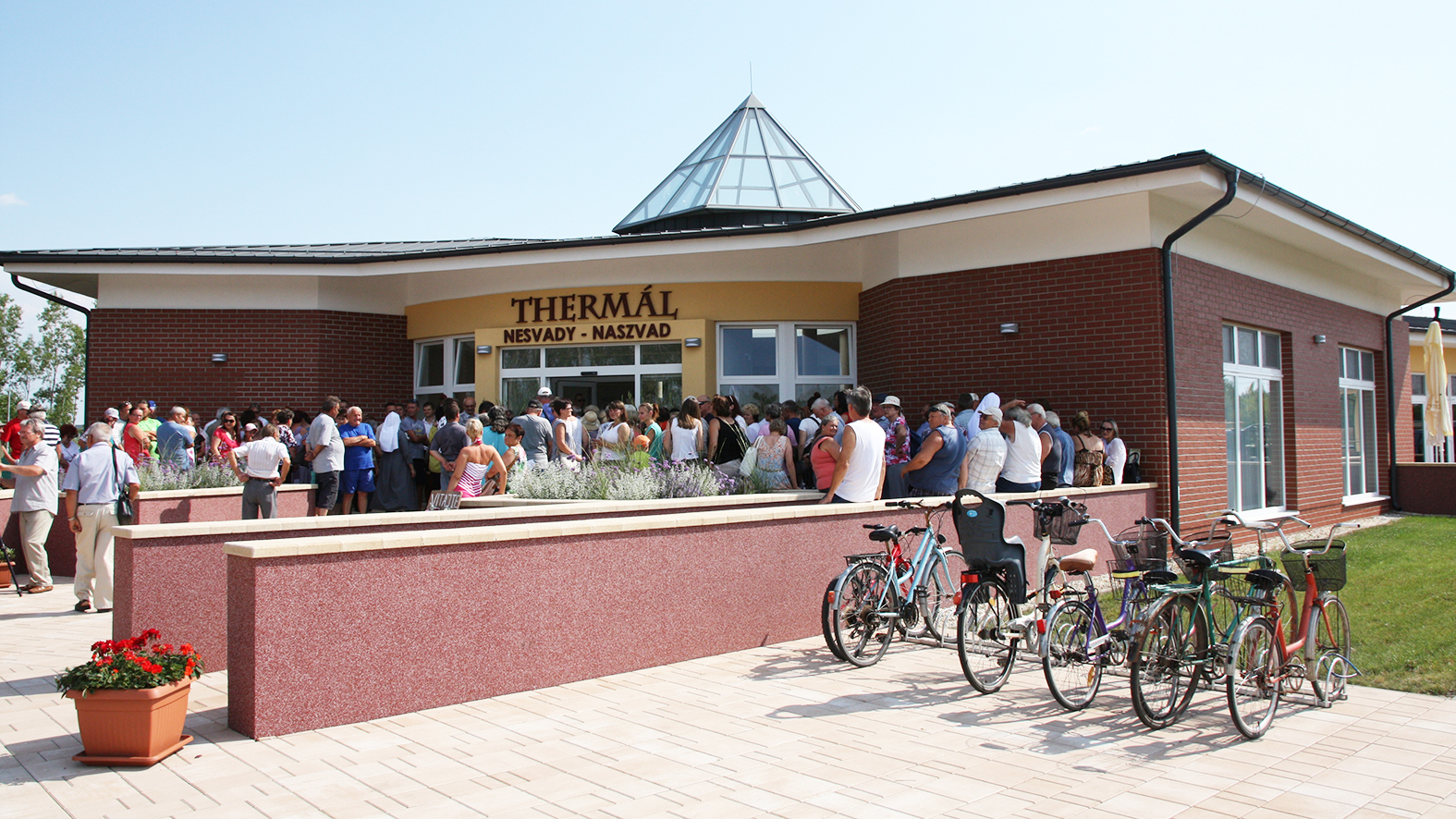 V Nesvadoch otvorili nové termálne kúpalisko