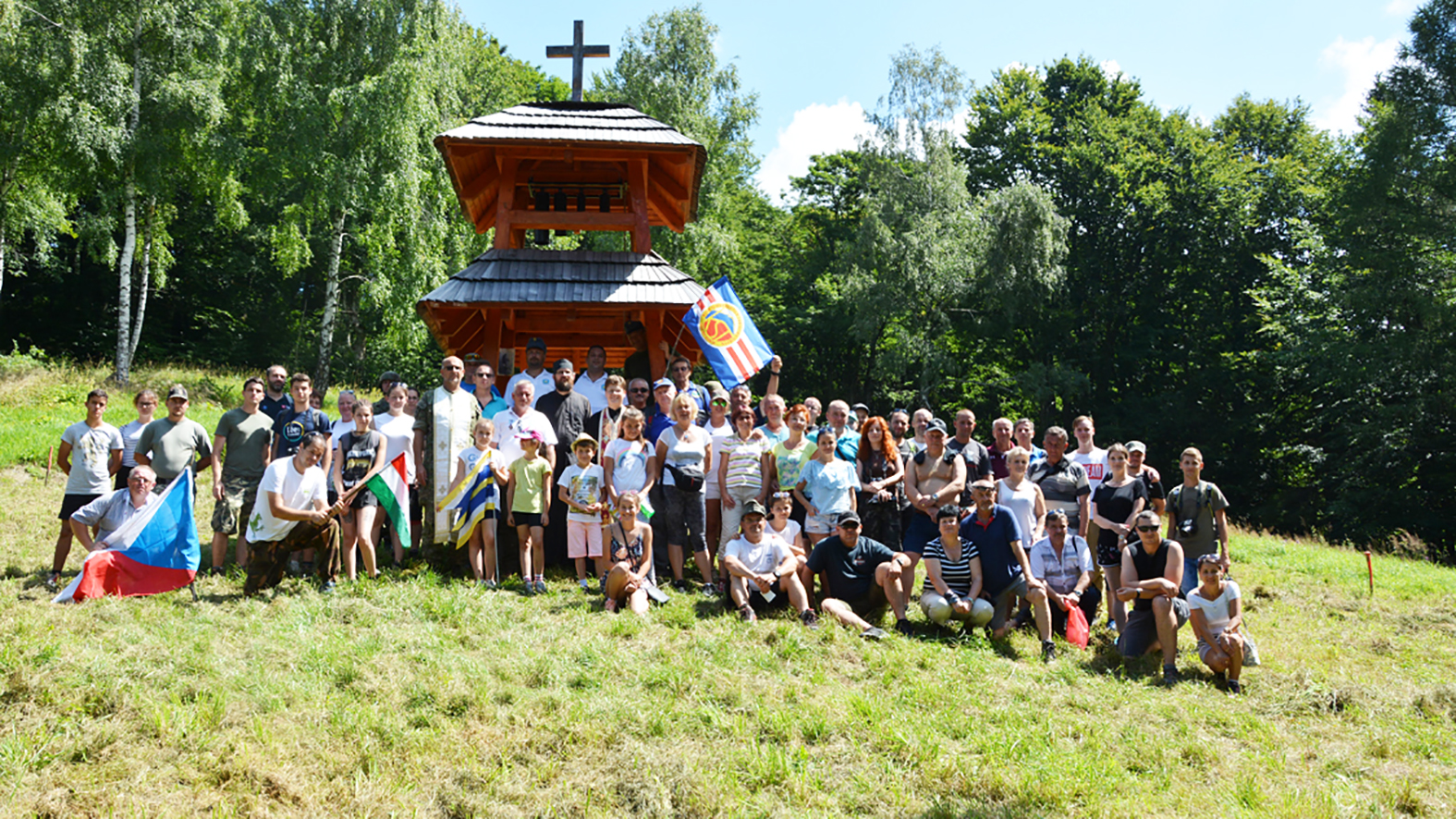 Na pochod k zvonici nad Hostovicami prišlo okolo 60 turistov
