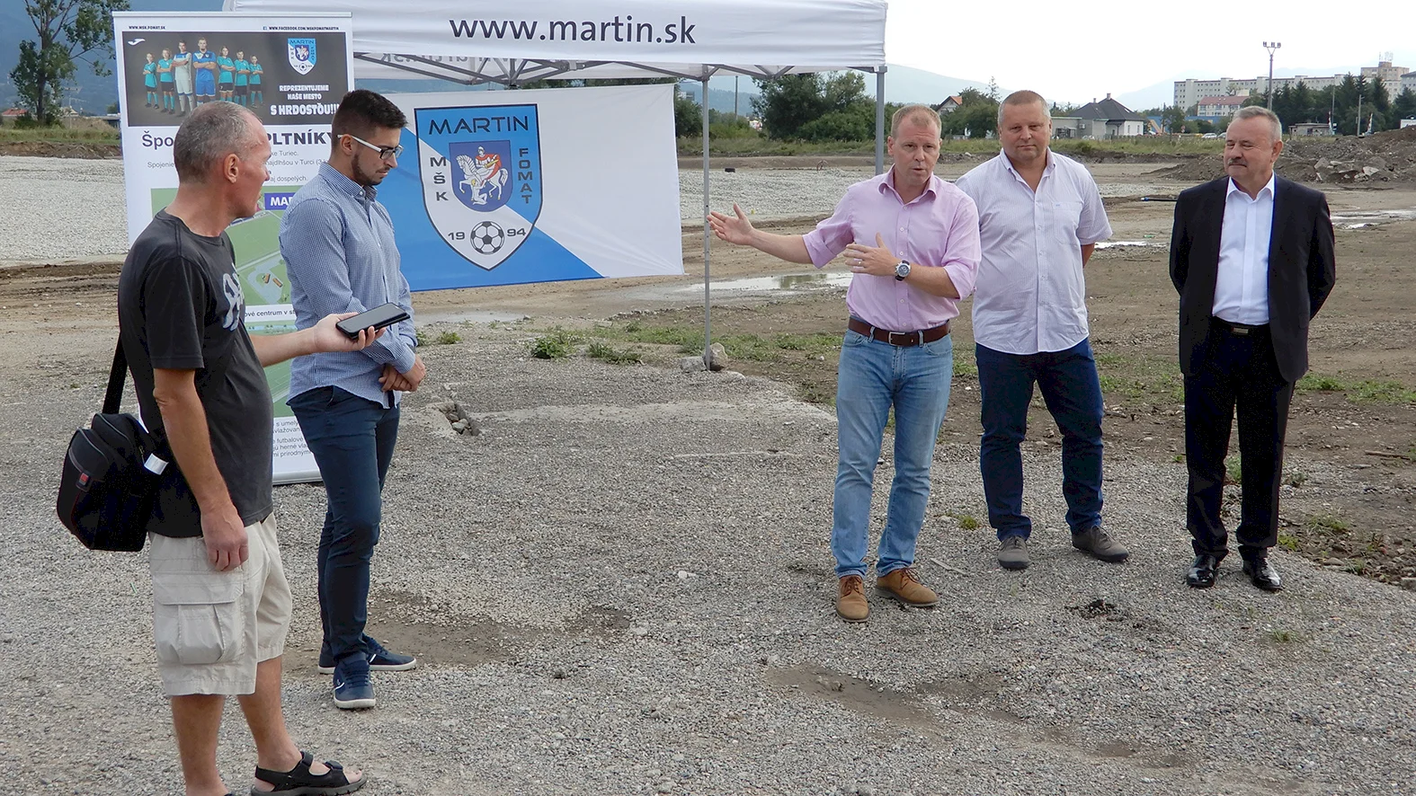 V lokalite Pltníky poklepali základný kameň športového areálu