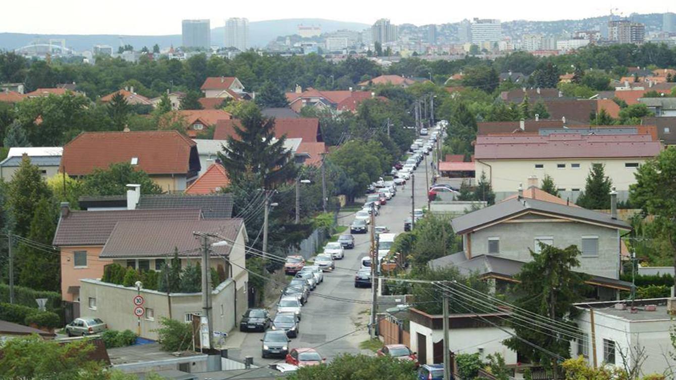 V bratislavskej Vrakuni vybudujú zhruba 120 parkovacích miest