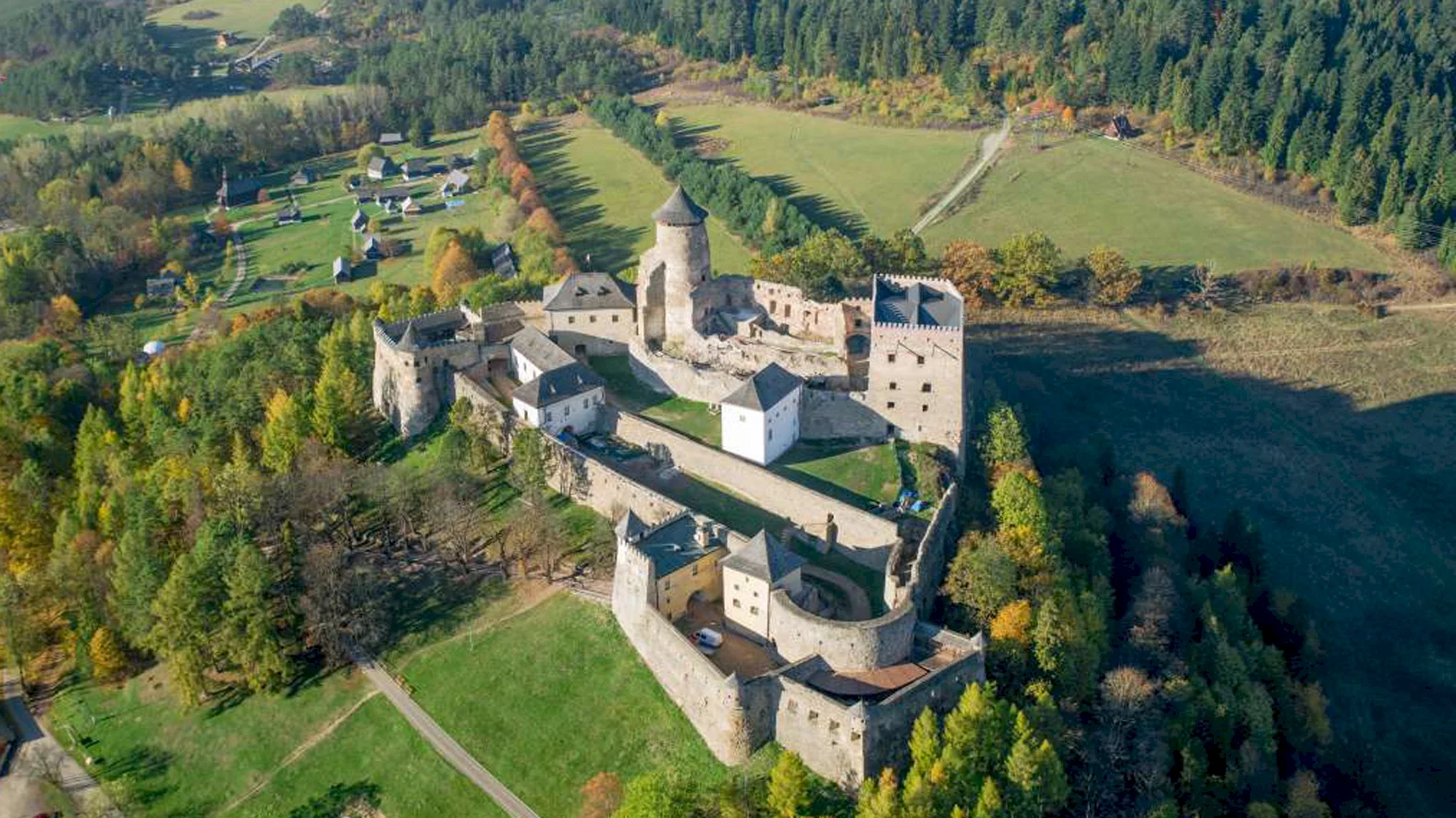 S letnou turistickou sezónou sú na hrade veľmi spokojní