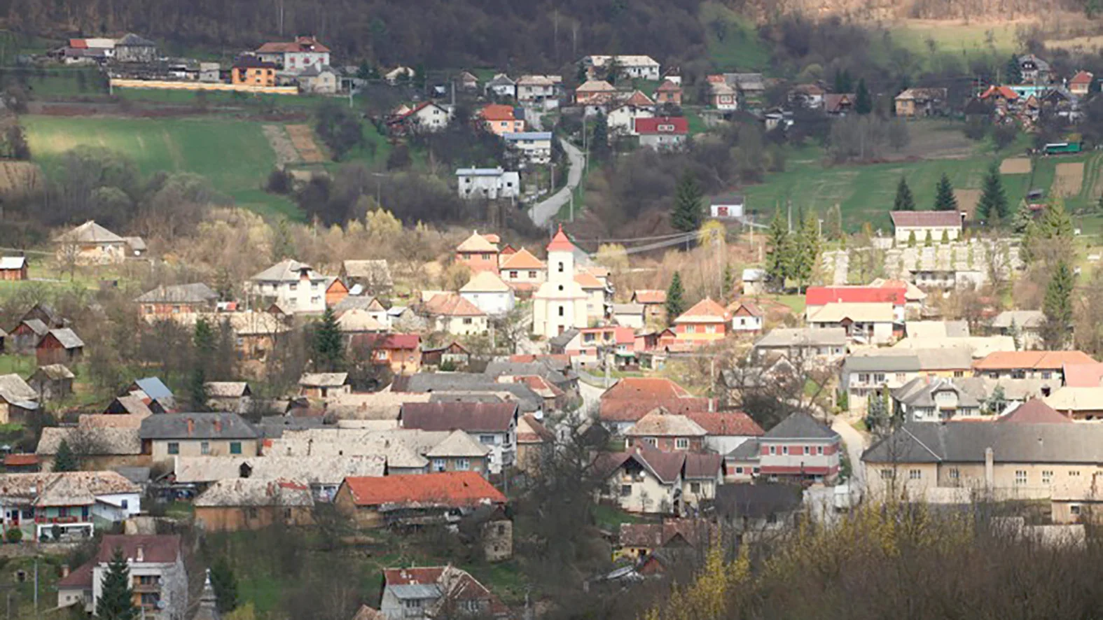 Radoslava Uhrinová v obci Rakovnica predstihla zastupujúceho starostu o štyri hl
