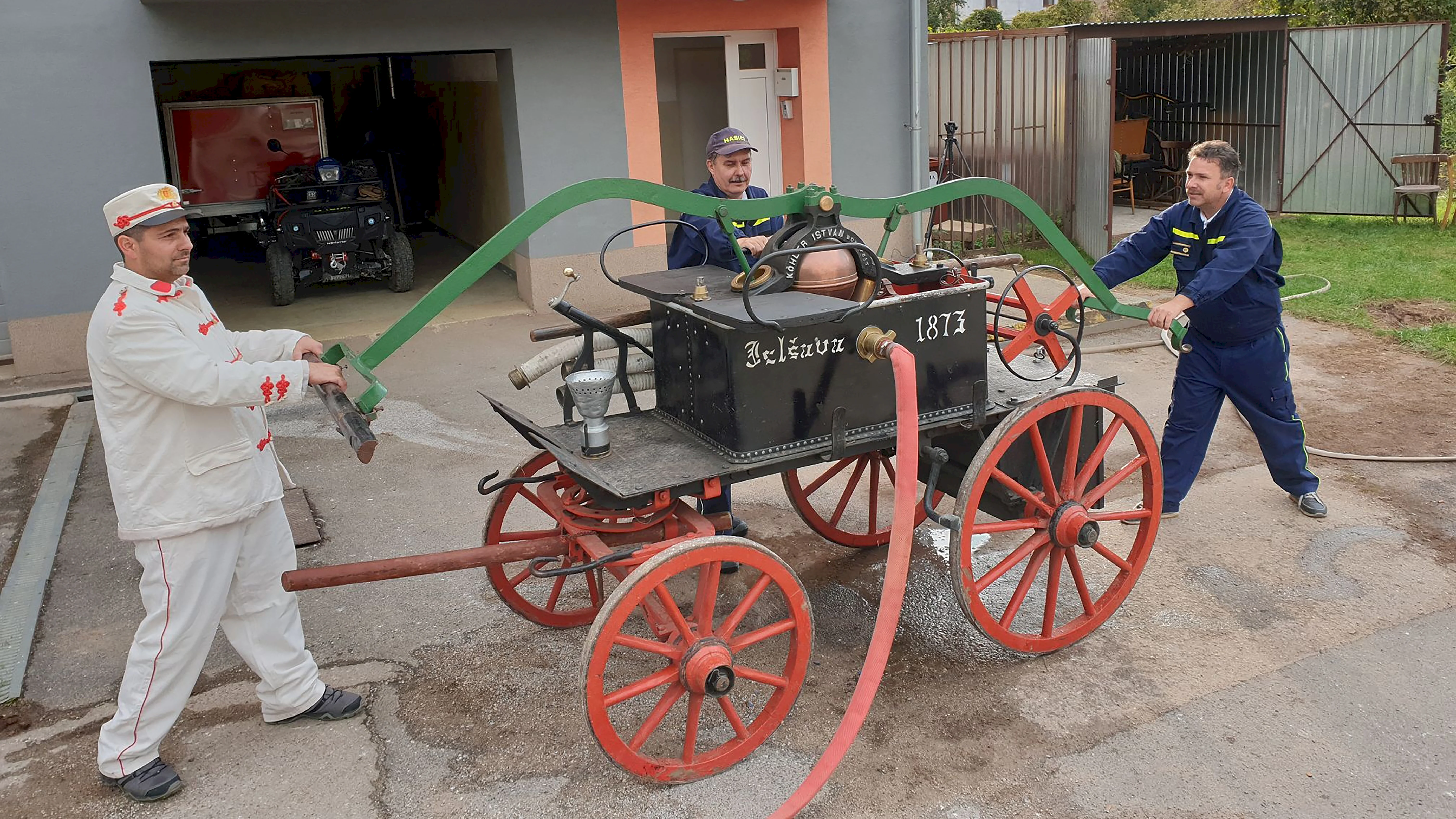 Jelšava má nevšednú zbierku historickej techniky i striekačku z r. 1900