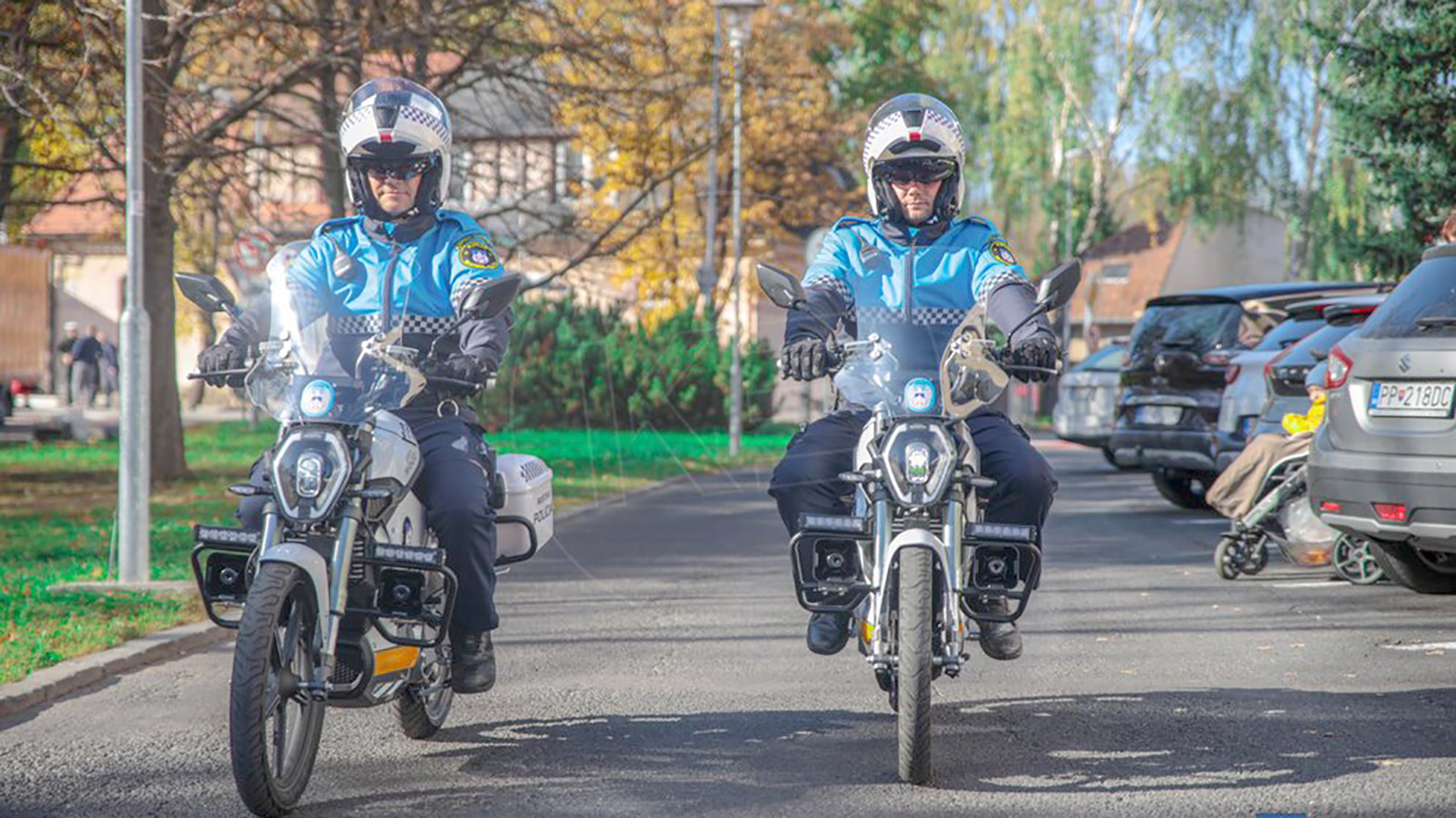 Mestskí policajti využívajú v teréne elektrické motorky
