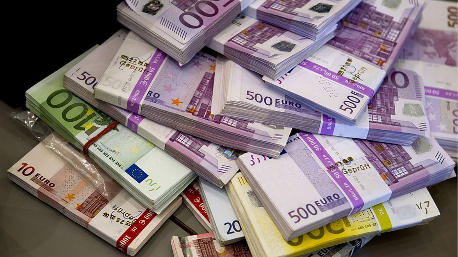Poslanci na rok 2020 schválili vyše 28 miliónov eur na cesty a cyklotrasy