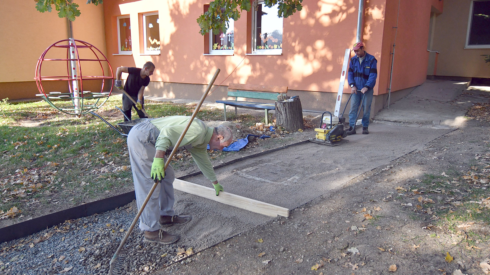 Sociálny podnik v obci Veľaty patrí k prvým na Slovensku, bude vyrábať brikety