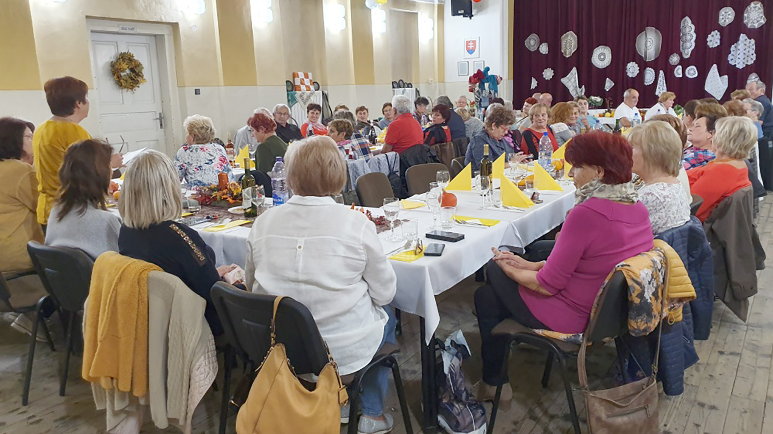 V Príbovciach seniori zorganizovali výstavu