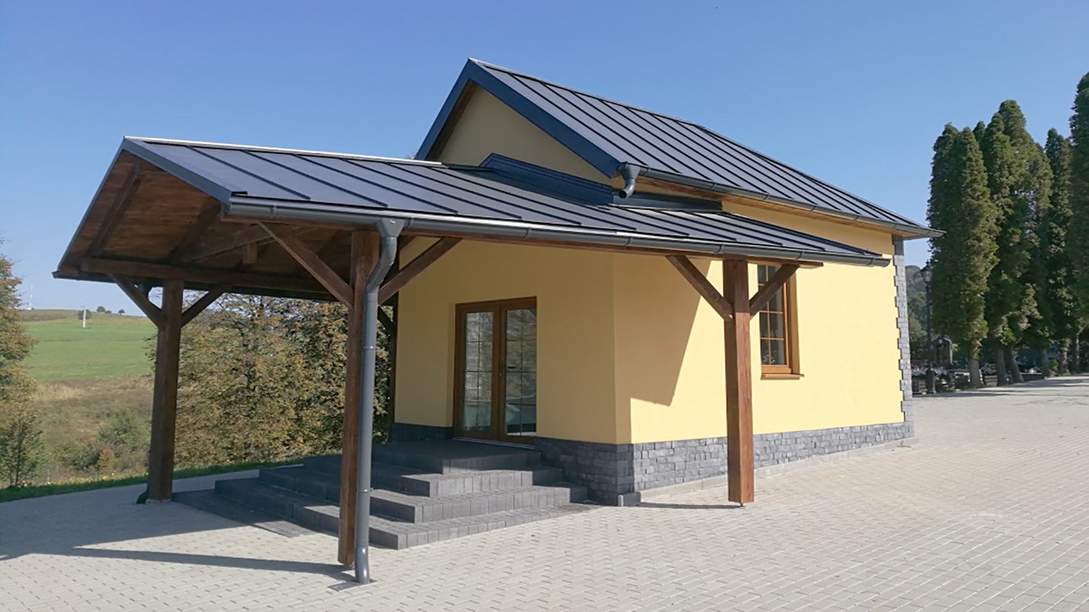 Stropkovské cintoríny pred Dušičkami opäť vynovili