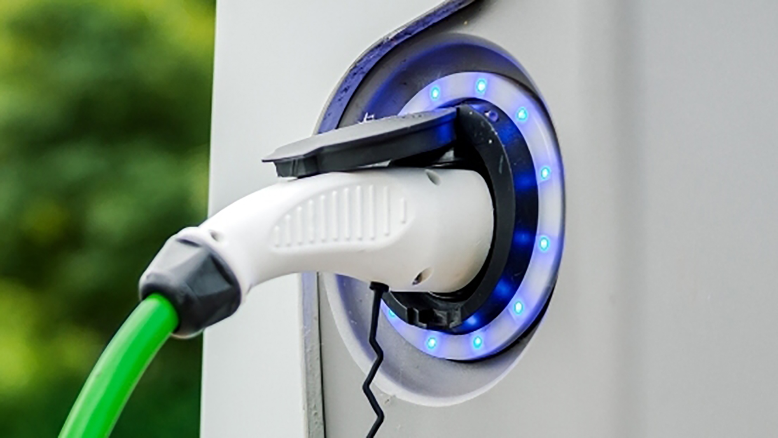 V centre mesta Šahy by mala pribudnúť nabíjacia stanica pre elektromobily