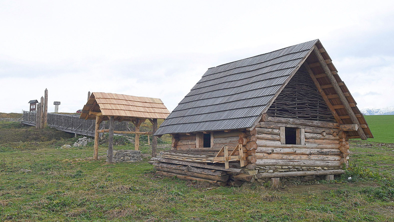 V zaniknutej osade Šoldov postupne vzniká archeoskanzen