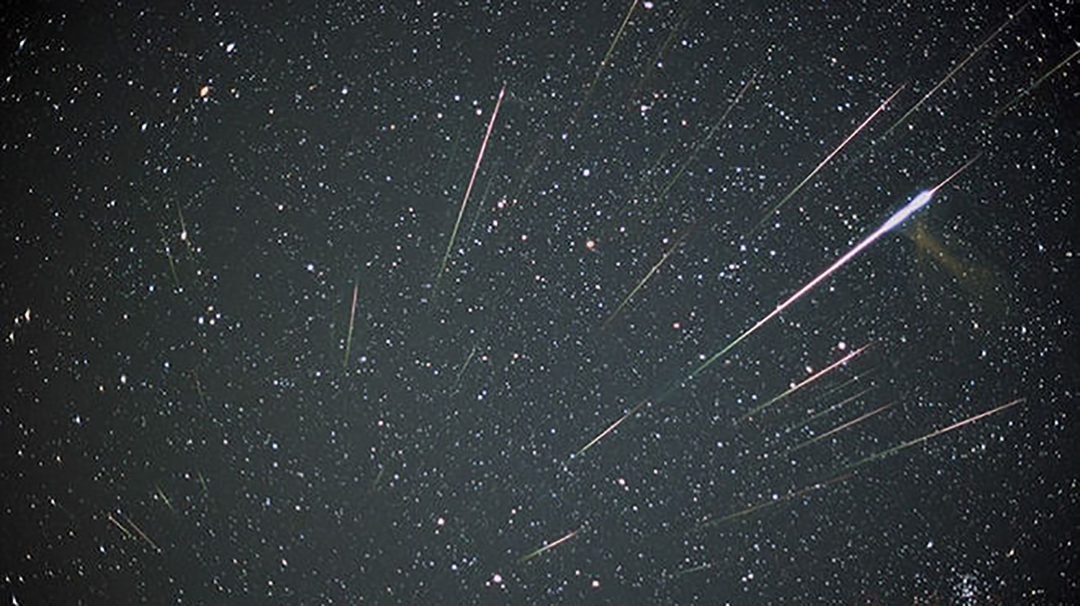 Cez víkend bude možné pozorovať meteorický roj Leonidy