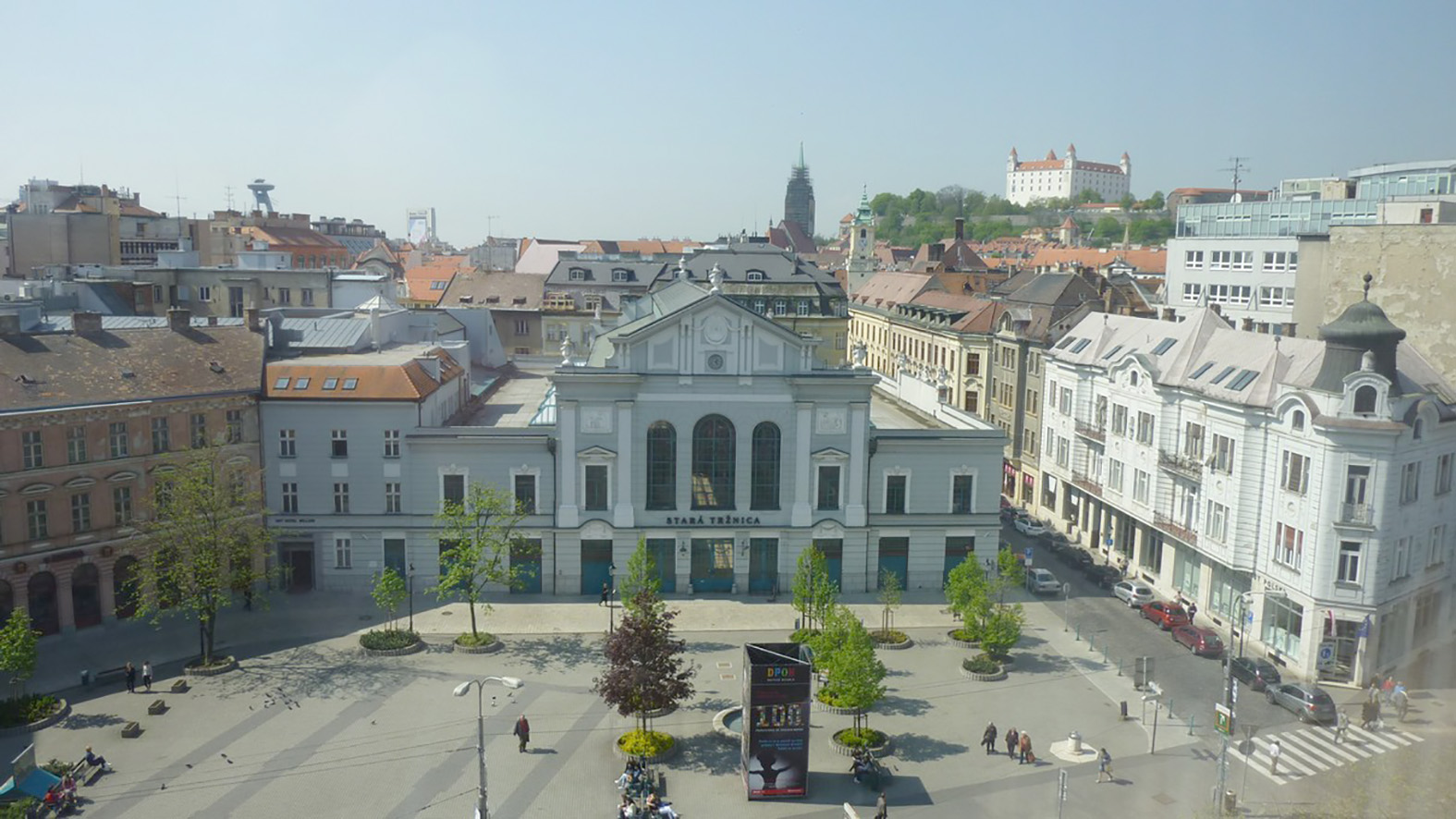 Bratislava má od piatka nové Námestie Nežnej revolúcie