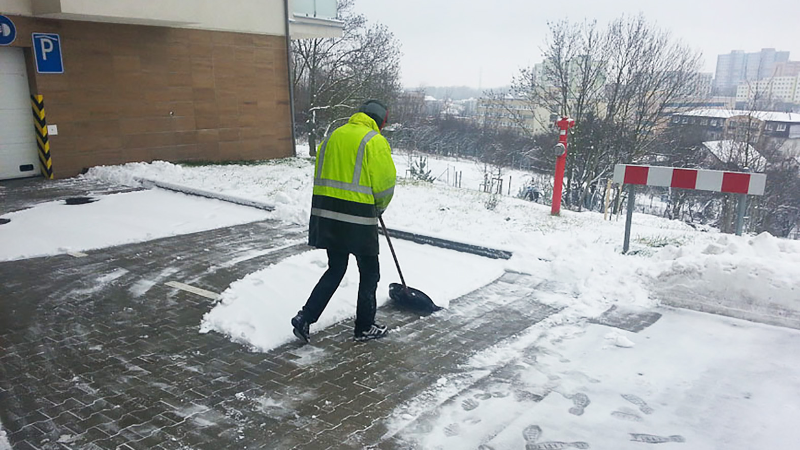 Nitra hľadá ľudí na odpratávanie snehu, za prácu ponúka odmenu