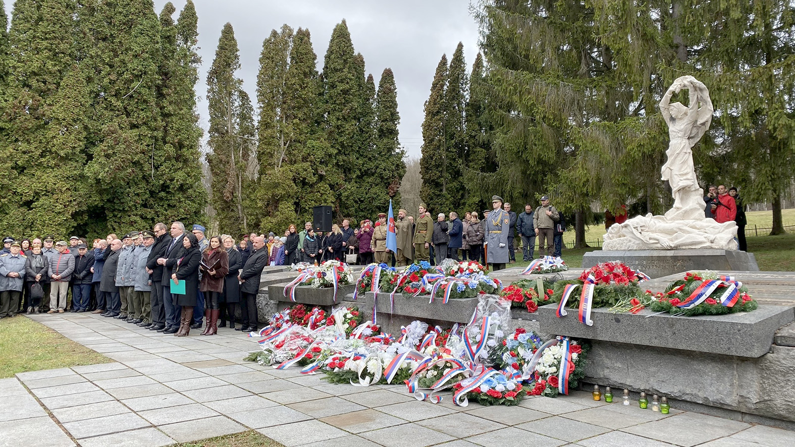 V Tokajíku si pripomenuli 75. výročie od tragickej udalosti a vypálenia obce