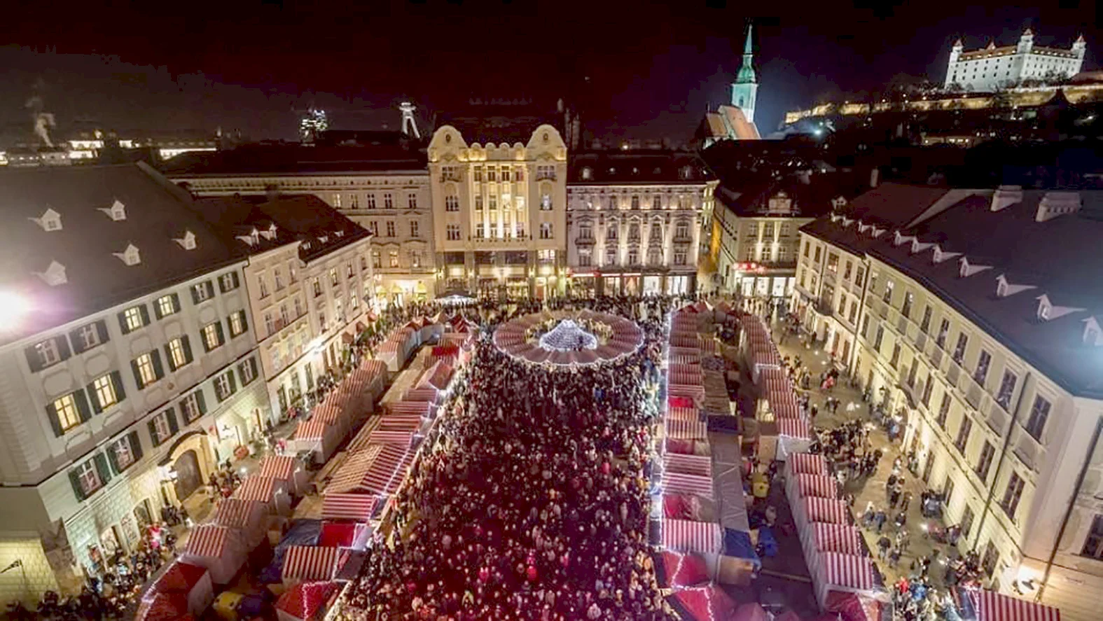 V centre Bratislavy sa začali vianočné trhy, tie mestské majú nový koncept