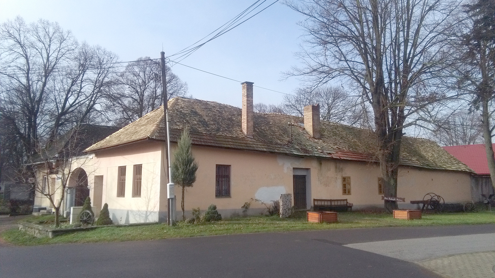 Obec chce obnoviť krov storočného Domu ľudových tradícií