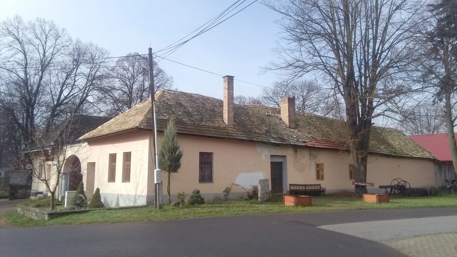 Obec chce obnoviť krov storočného Domu ľudových tradícií