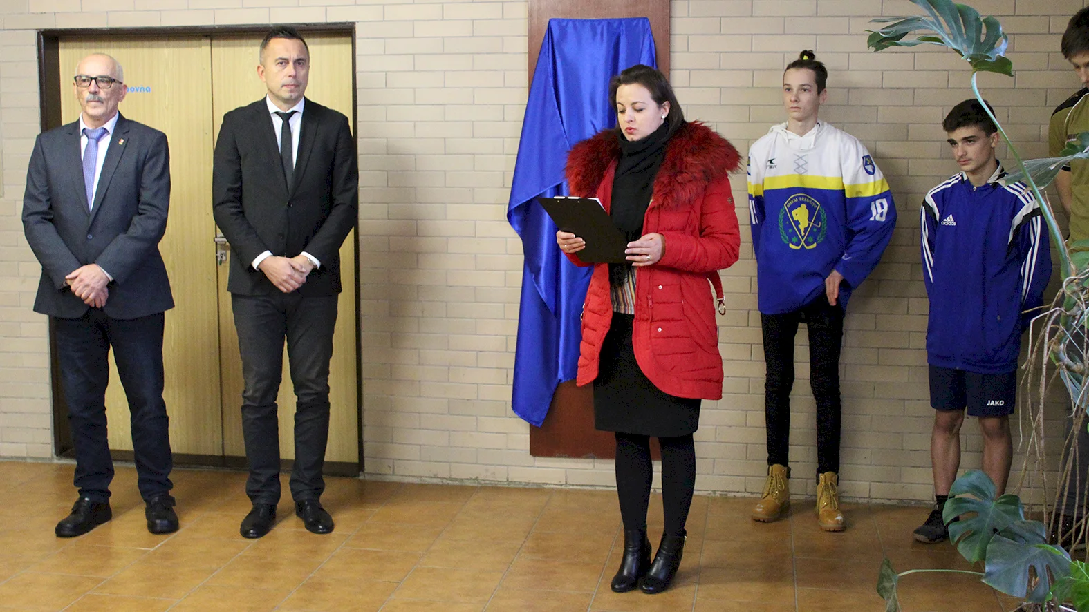 Mesto odhalilo striebornému medailistovi z Trebišova Pamätnú tabuľu
