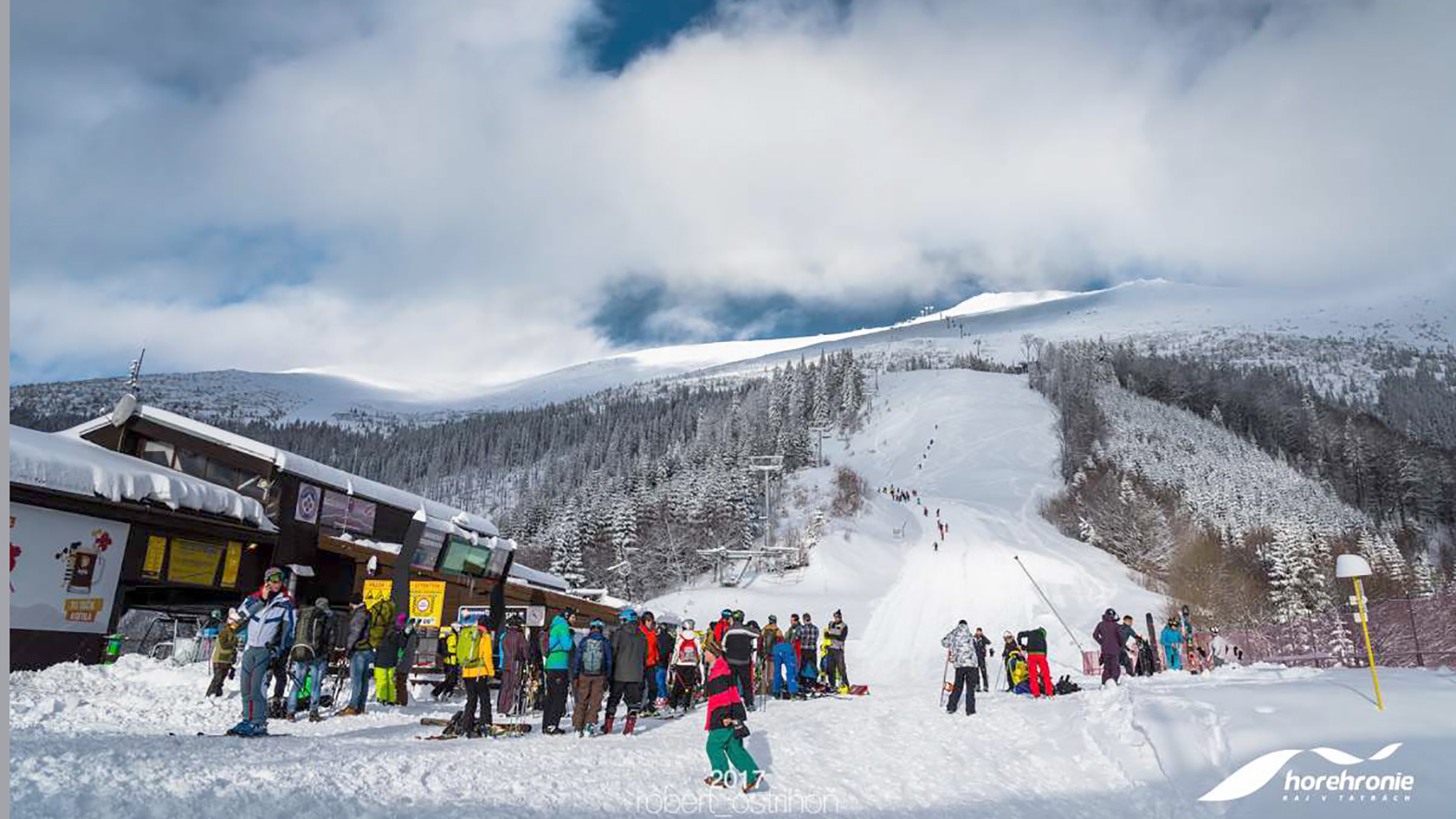 Skibusy sa čoskoro vydávajú na cesty až pod zasnežené lyžiarske svahy