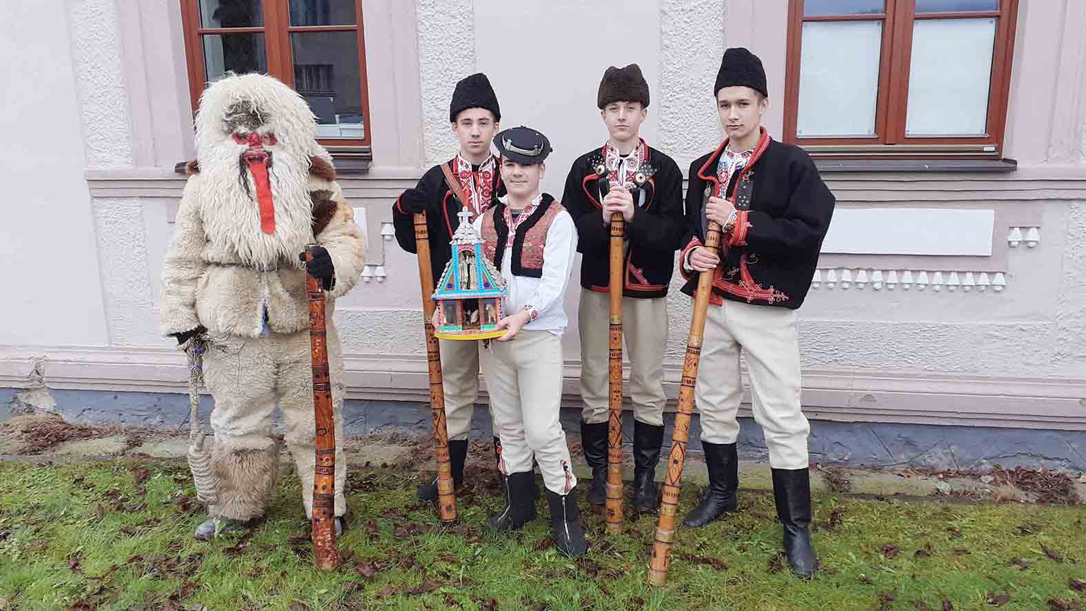 Prehliadka koledníkova a novoročných hier z Podpoľania