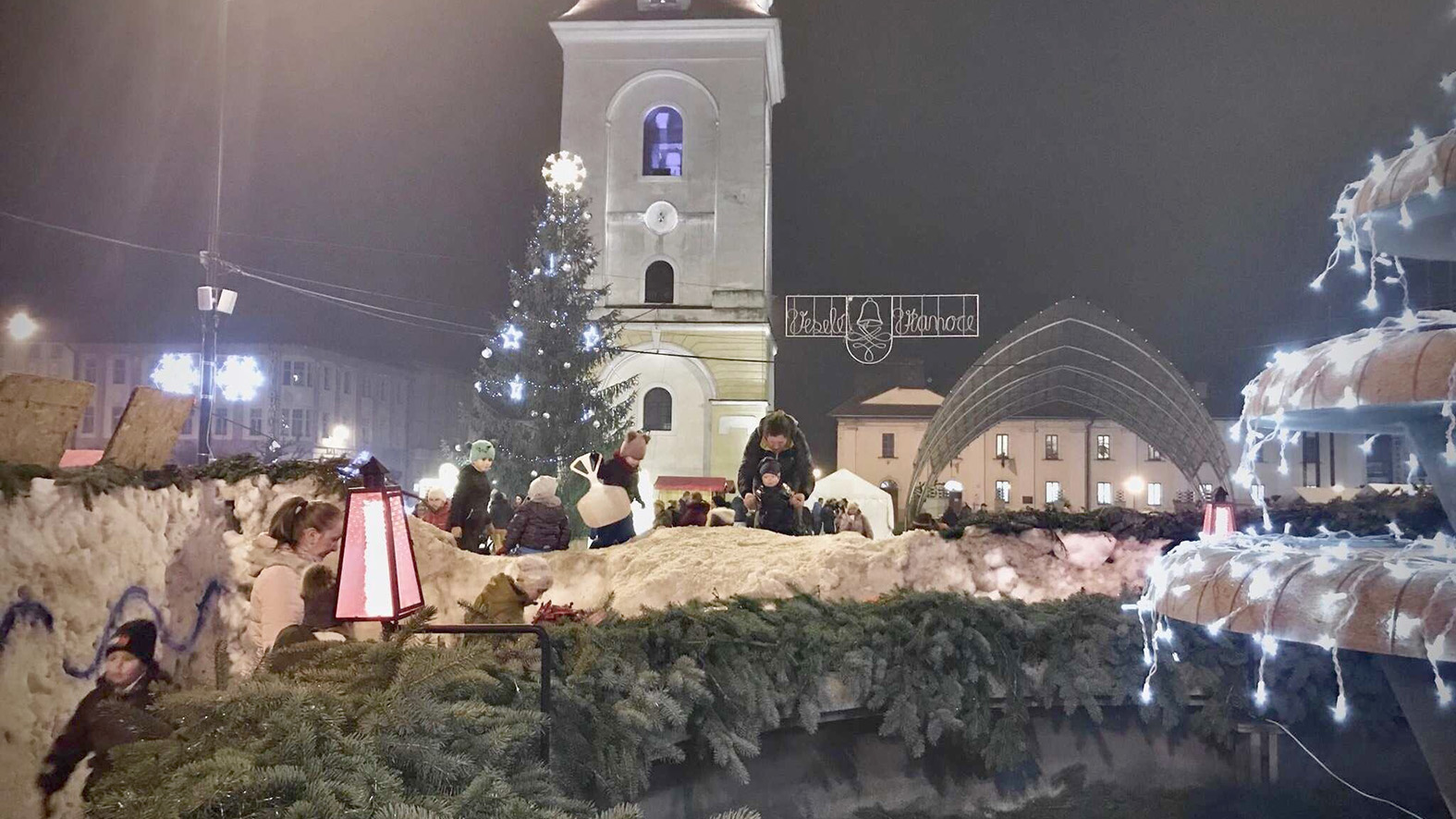 V Brezne postavili jediný snehový labyrint na Slovensku