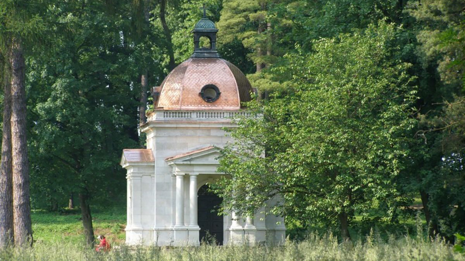 Unikátny park v Lednických Rovniach obec zrevitalizuje pomocou Nórskych fondov