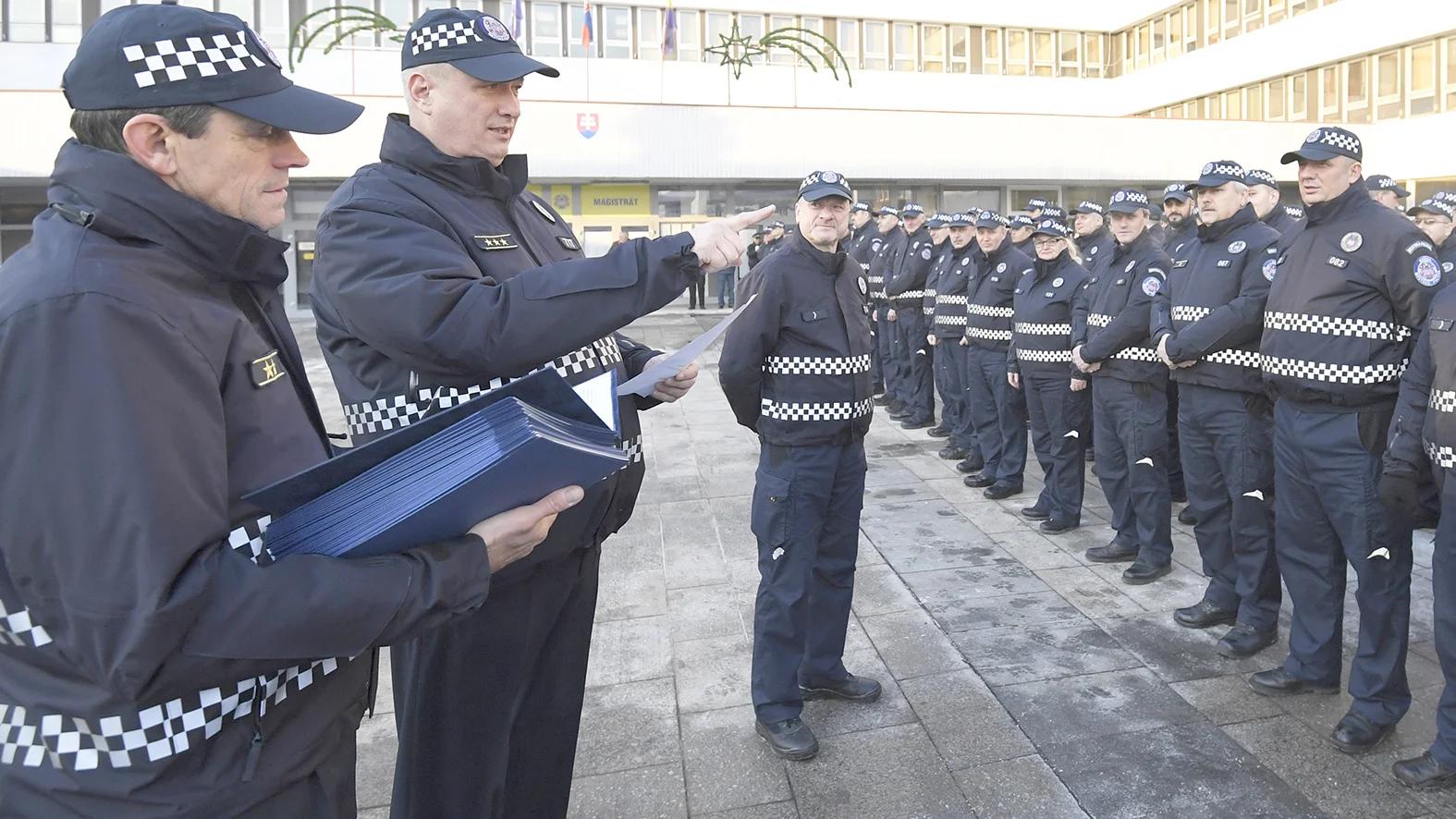 Spolu 35 mestských policajtov si prevzalo ocenenia