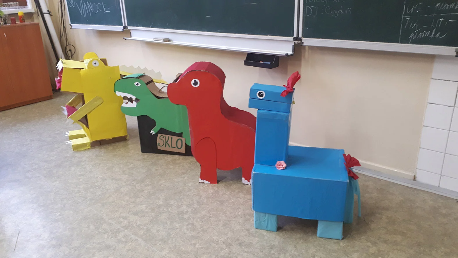 S víťazmi súťaže o recyklokoše navštívil ENVI - PAK triediacu linku