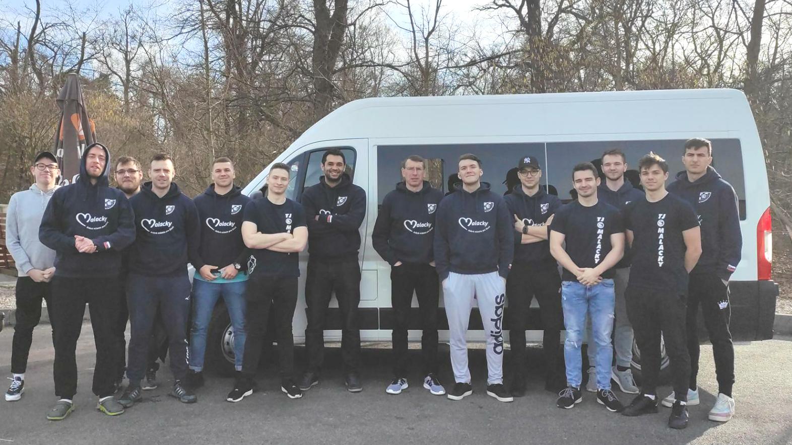 Malackí hádzanári dostali nové auto